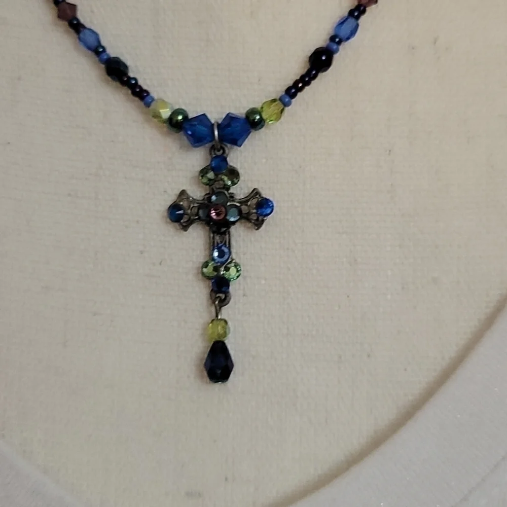 PREMIER DESIGNS Glass Beaded Rhinestone Cross Pendant Princess Necklace